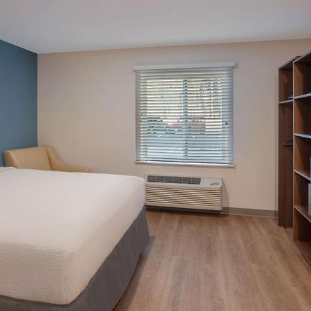 Wood Spring Suites Washington Dc East Arena Drive Lake Arbor Exterior photo