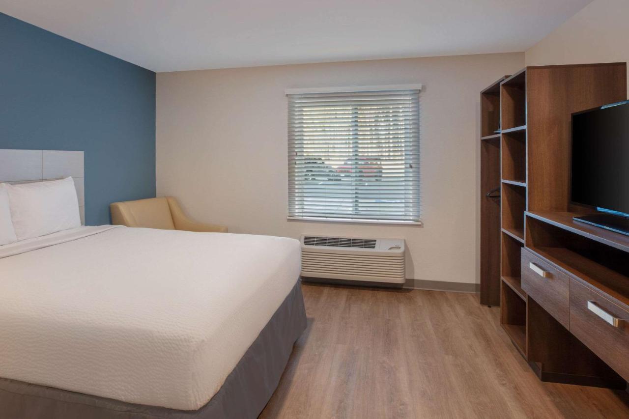 Wood Spring Suites Washington Dc East Arena Drive Lake Arbor Exterior photo