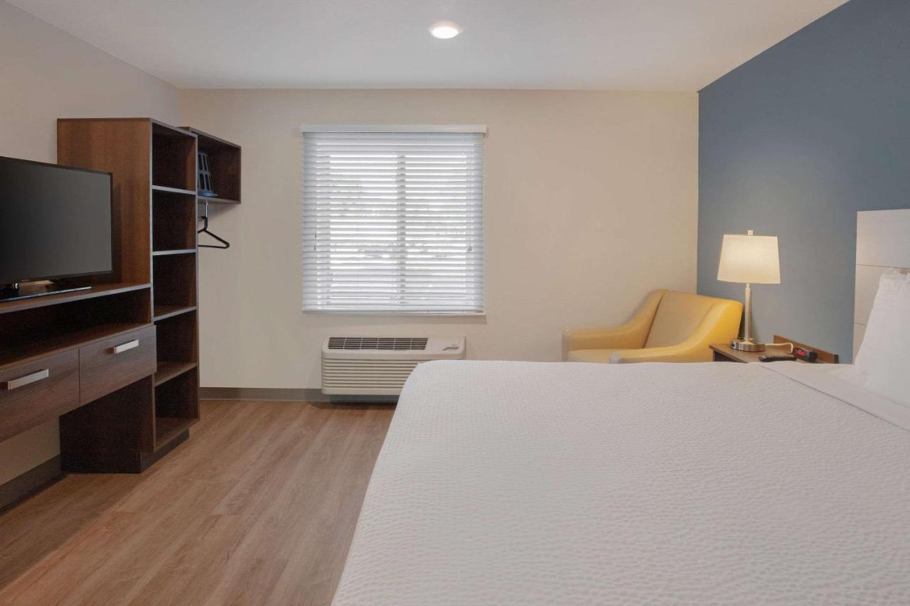 Wood Spring Suites Washington Dc East Arena Drive Lake Arbor Exterior photo